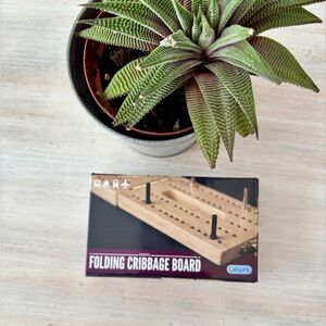 Gibsons Folding Cribbage Board (Travel Size). Wood with Metal Pegs.